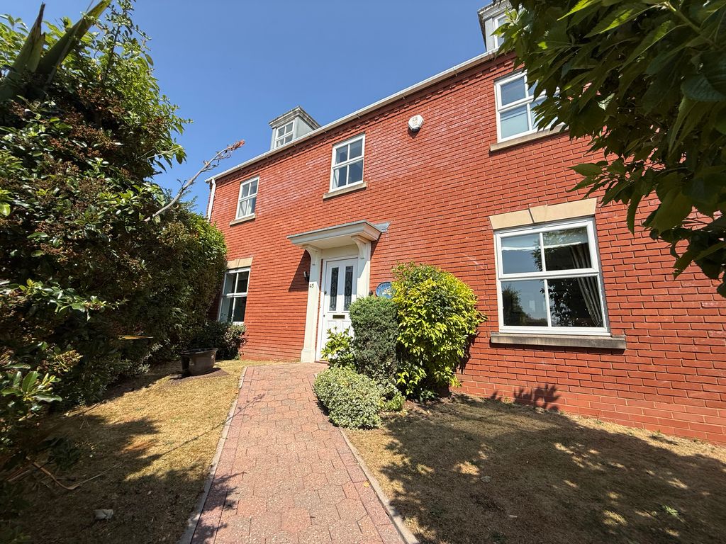 Property photo 1 of 21