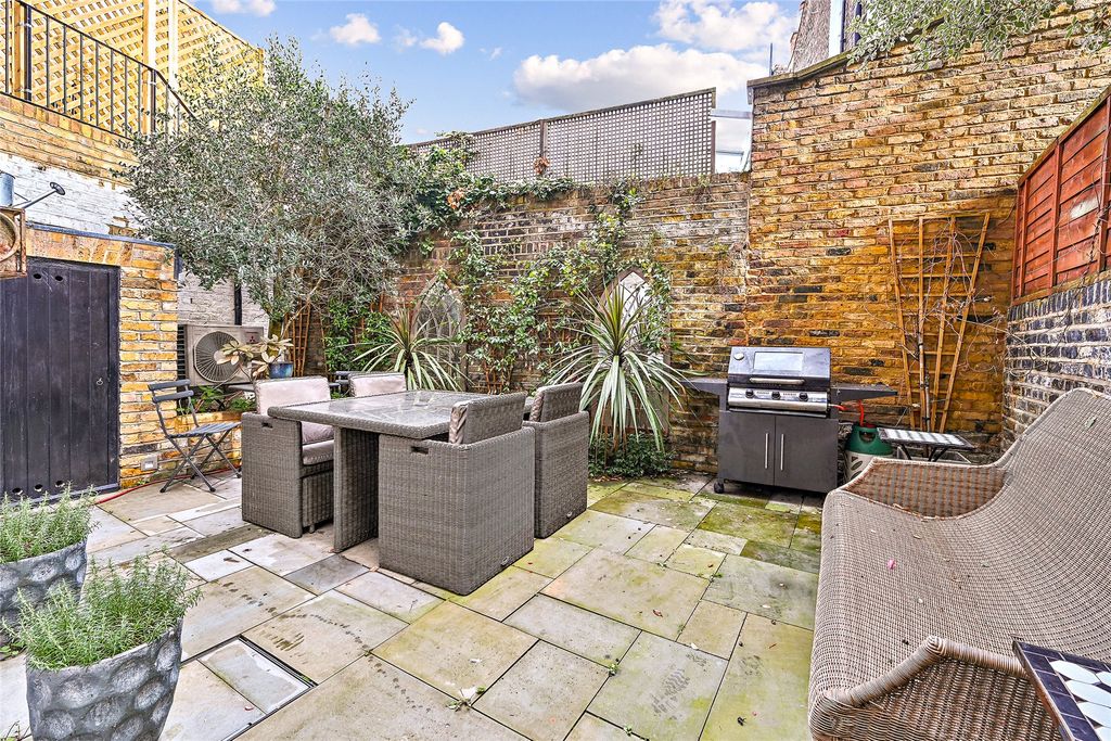 Property photo 2 of 10 Picture No. 27