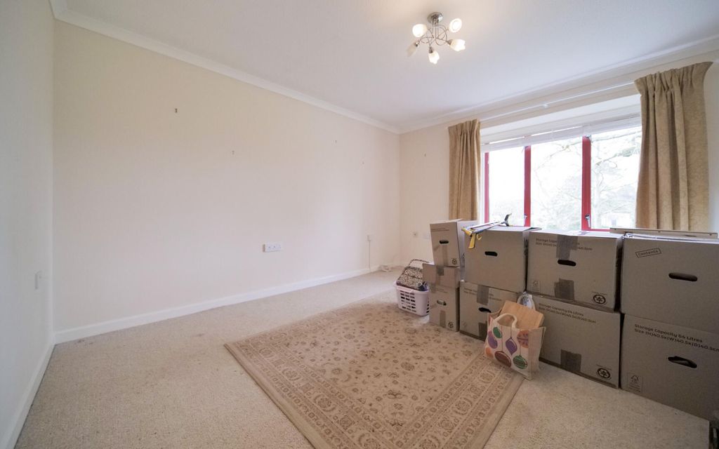 Property photo 3 of 7 Living Room