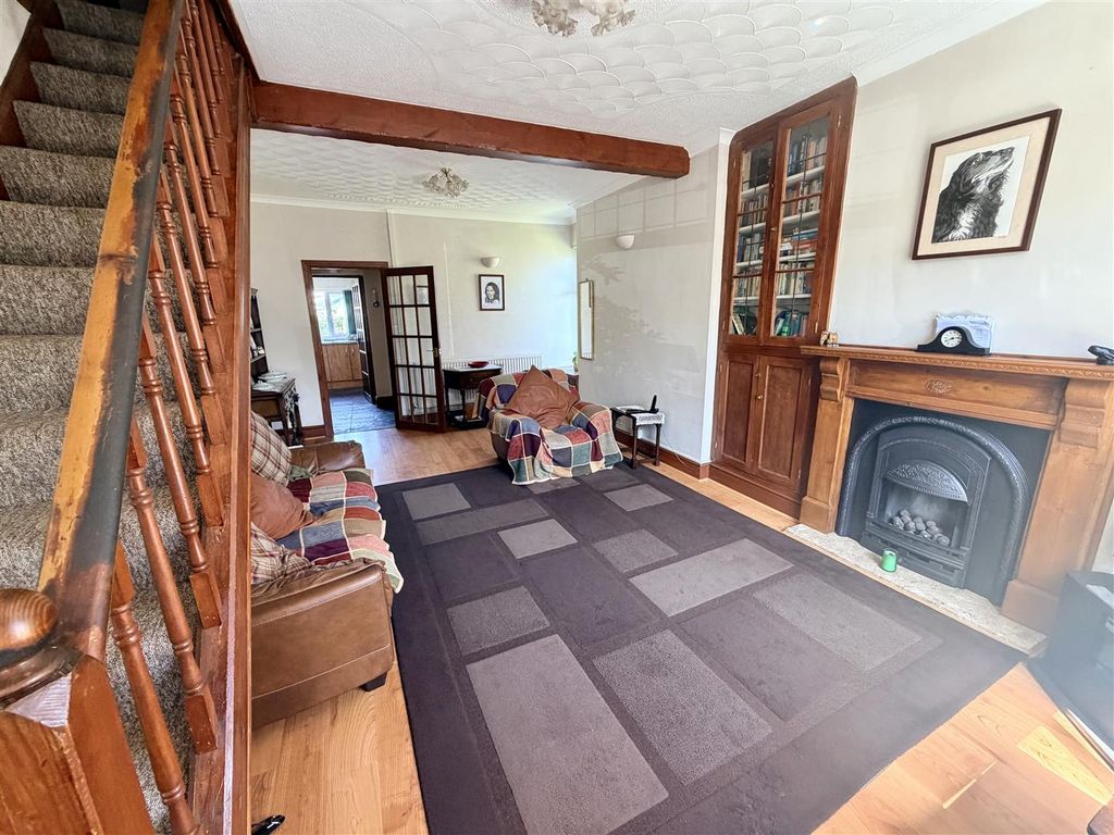 Property photo 2 of 14 Lounge