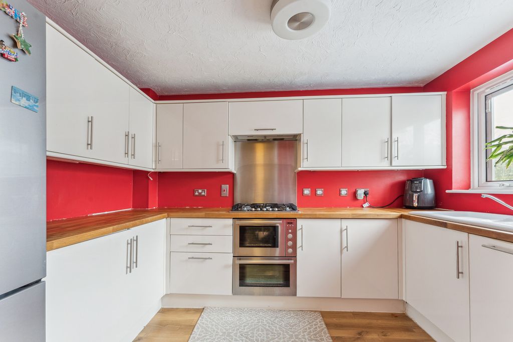 Property photo 3 of 15