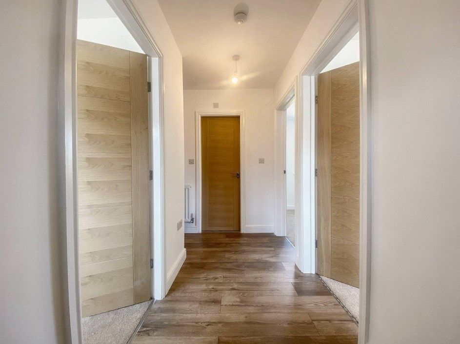 Property photo 2 of 18 Hall