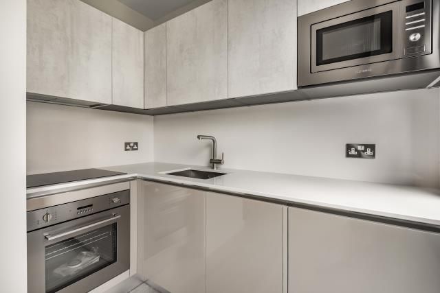 Property photo 2 of 10 Kitchen