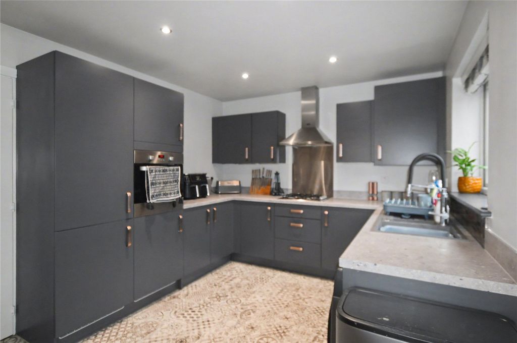 Property photo 3 of 17 Picture No. 09