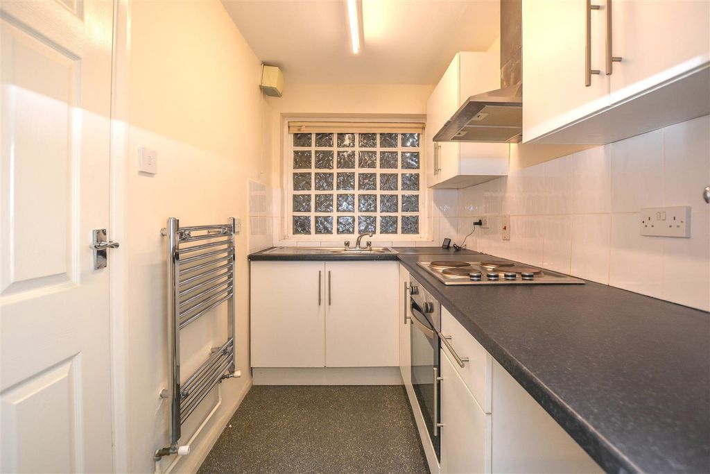 Property photo 2 of 7 Kitchen.Jpg