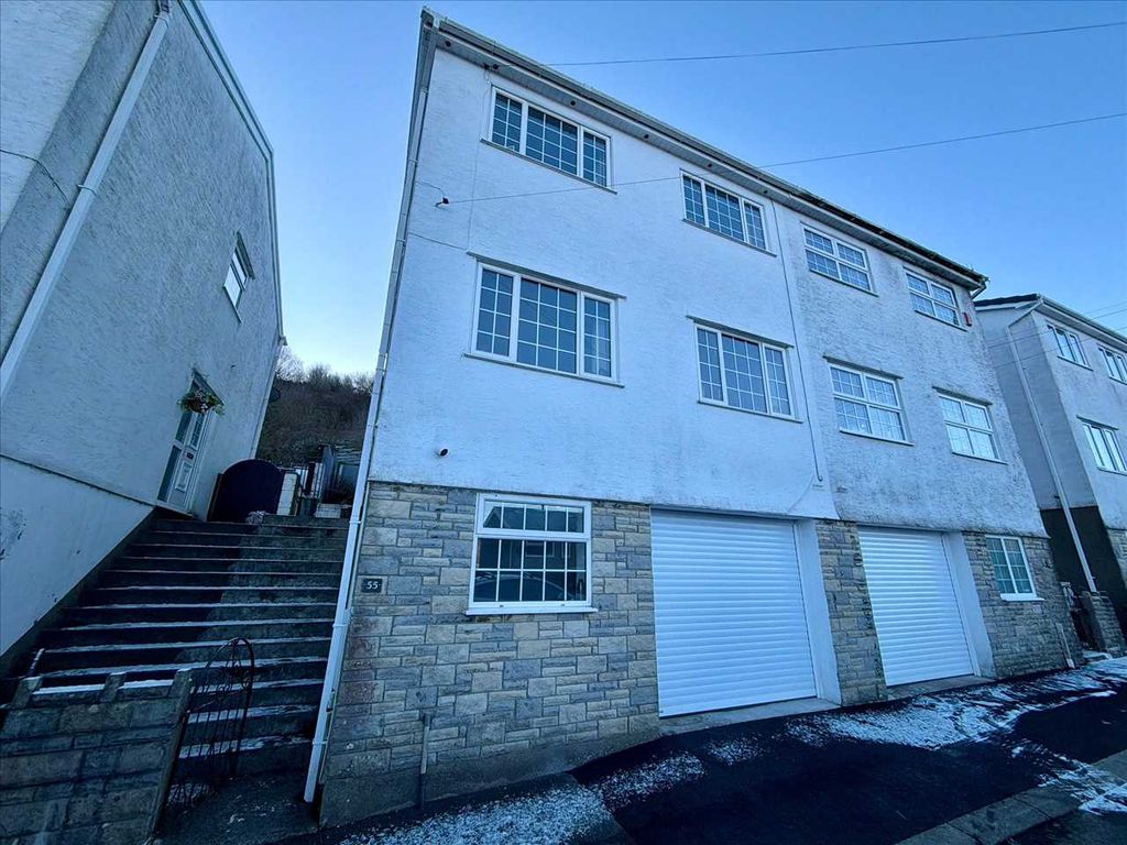 Property photo 1 of 32 Main Picture