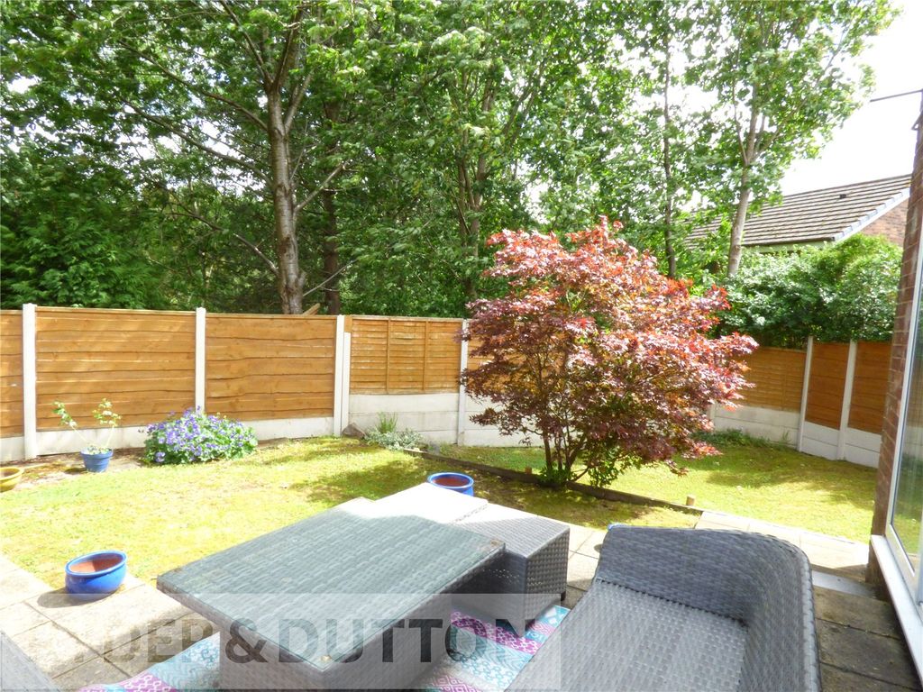 Property photo 2 of 18 Garden