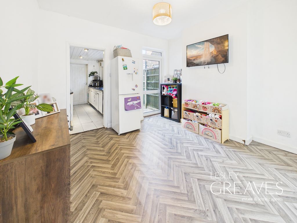 Property photo 2 of 14 Dining Room