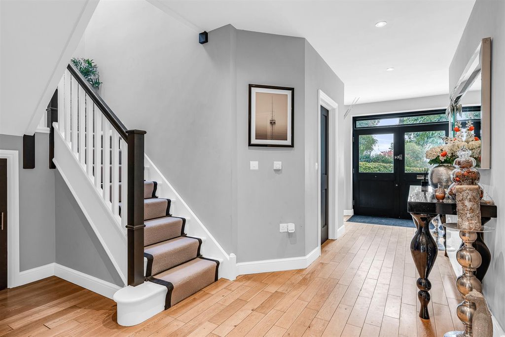 Property photo 3 of 27 Internal-5.Jpg