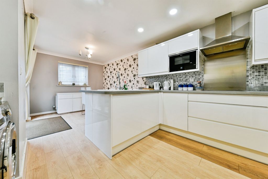 Property photo 3 of 20