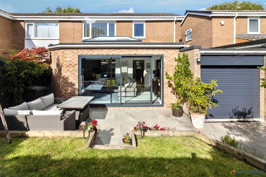 Property photo 2 of 19 Rear Garden