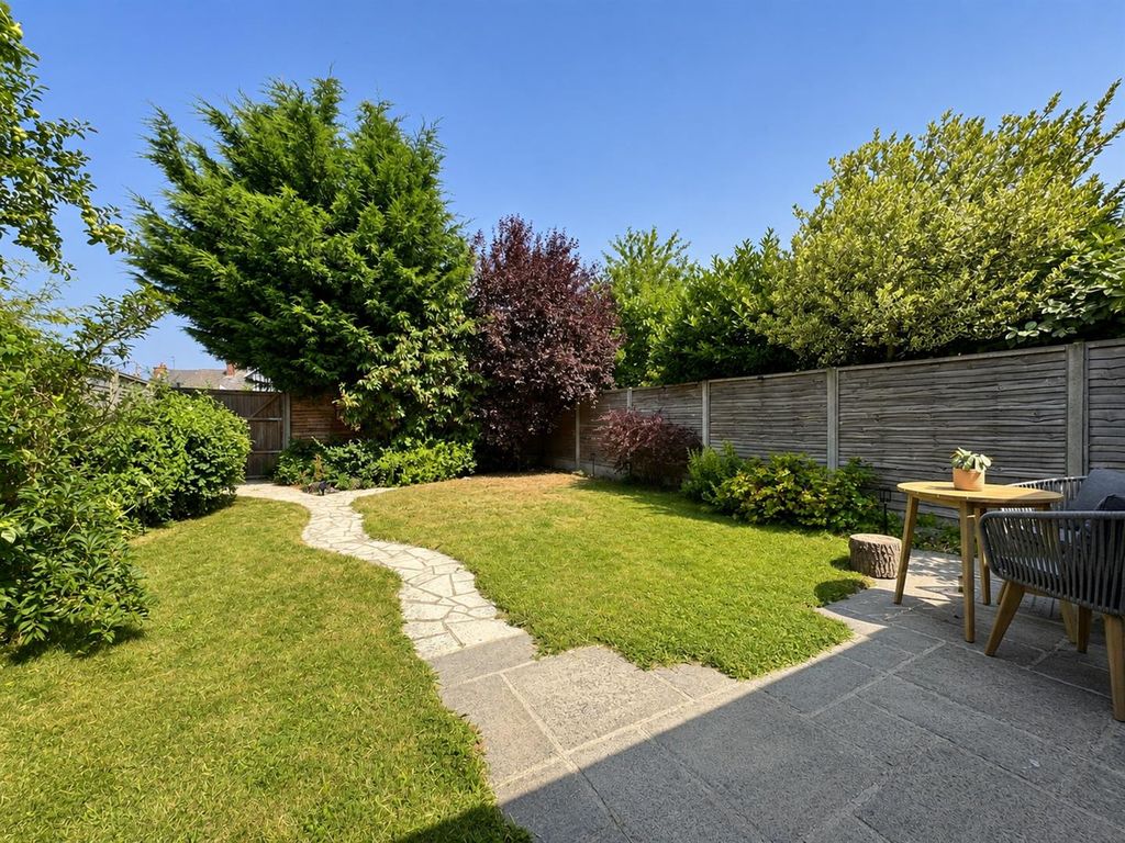 Property photo 2 of 15 Garden