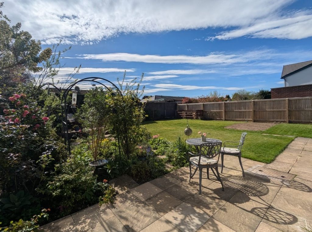 Property photo 1 of 26 Outside