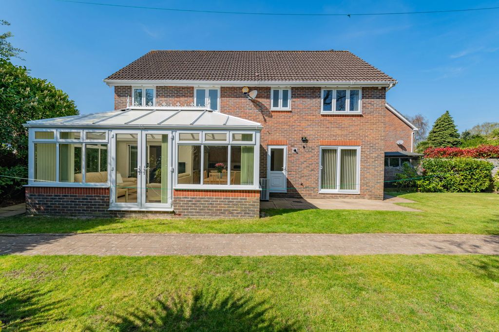 Property photo 2 of 30