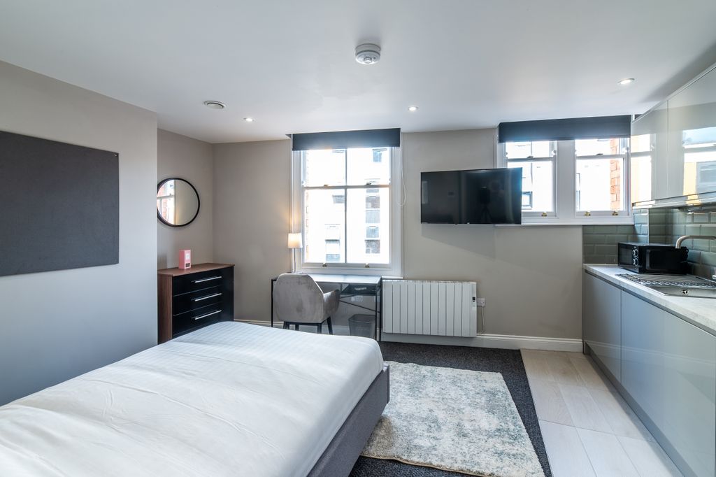 Property photo 1 of 9 Canning Place B211-001