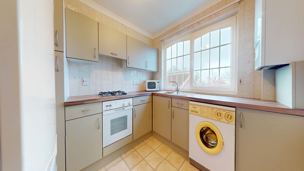 Property photo 2 of 15 4817342