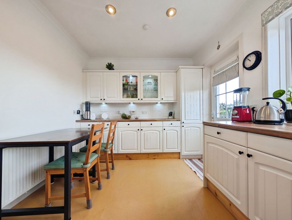 Property photo 3 of 29 Kitchen / Diner