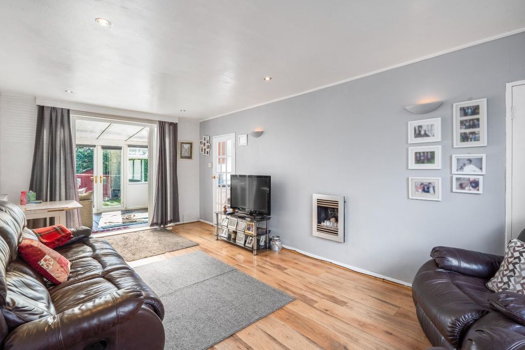 Property photo 3 of 18 3.Jpg