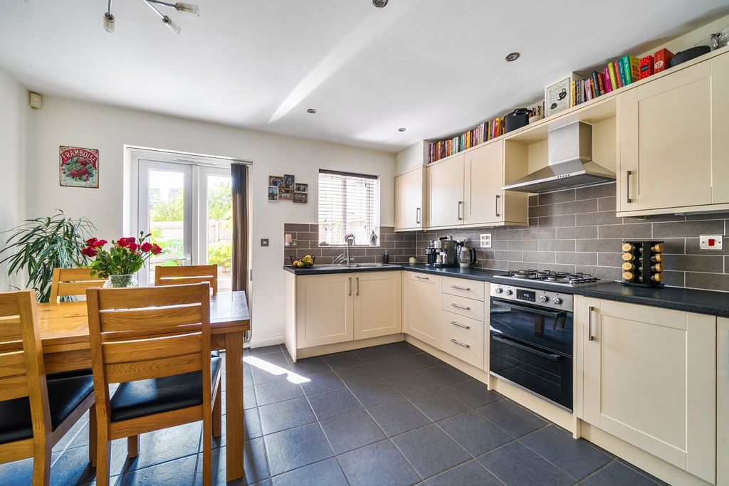 Property photo 2 of 21 7-6A6cc57d17055-1499584-19Fb8E3624Ecb-9-1-1