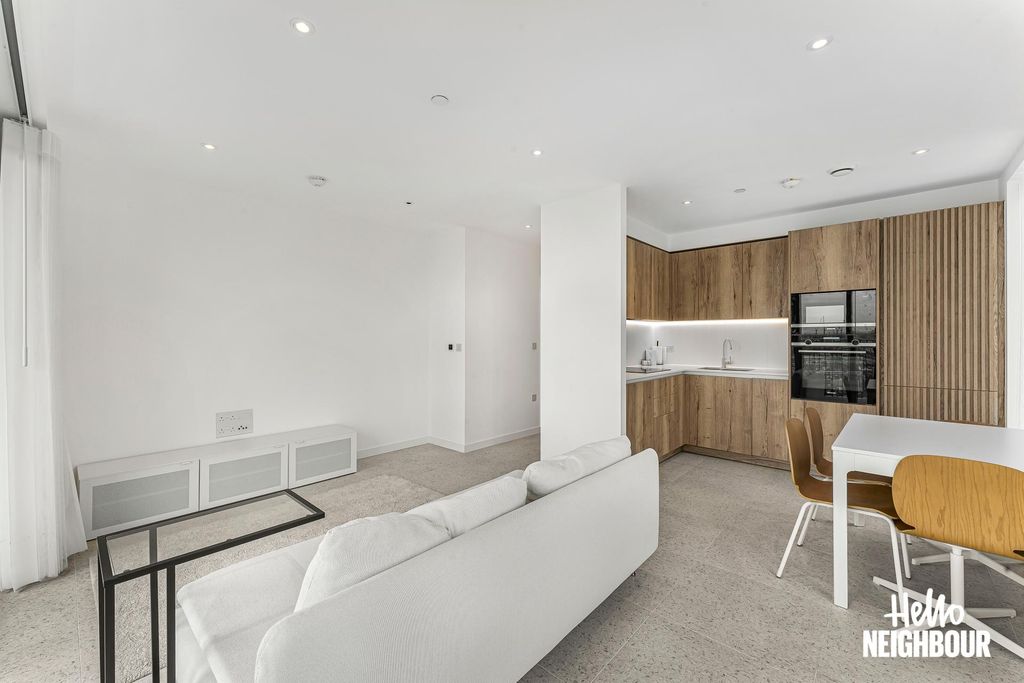 Property photo 2 of 18 Photo 1