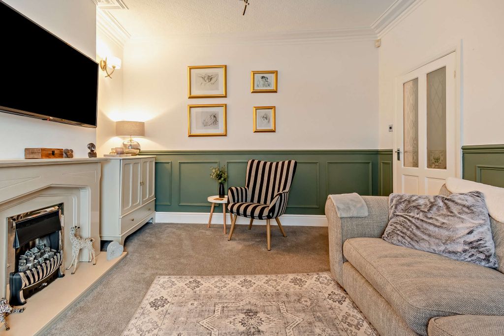 Property photo 3 of 21 Sitting Room