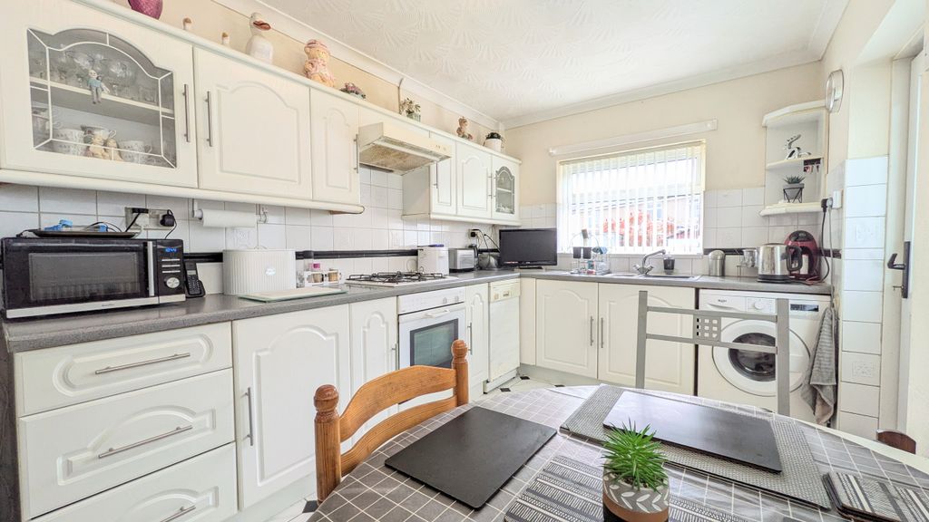 Property photo 2 of 13 Pxl_20251001_094343961.Mp~2