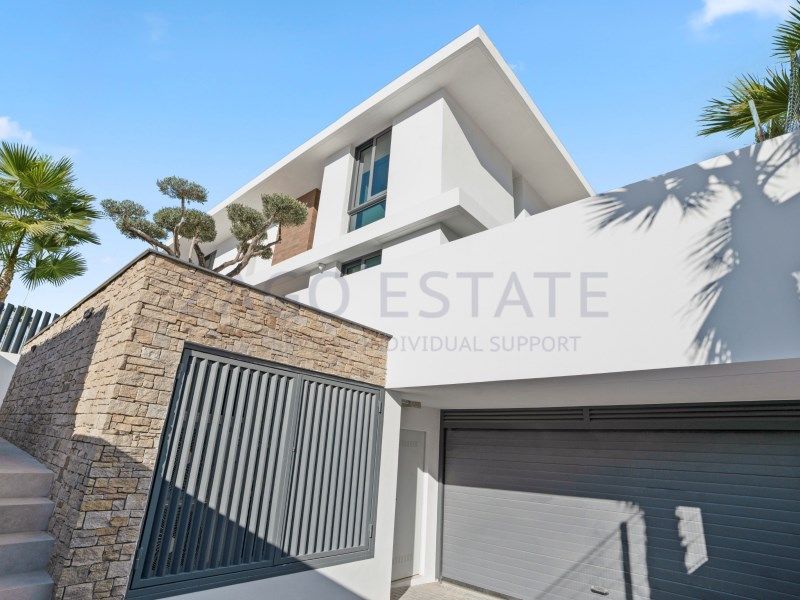 Property photo 2 of 49
