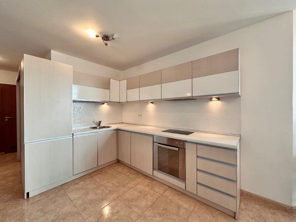 Property photo 3 of 35