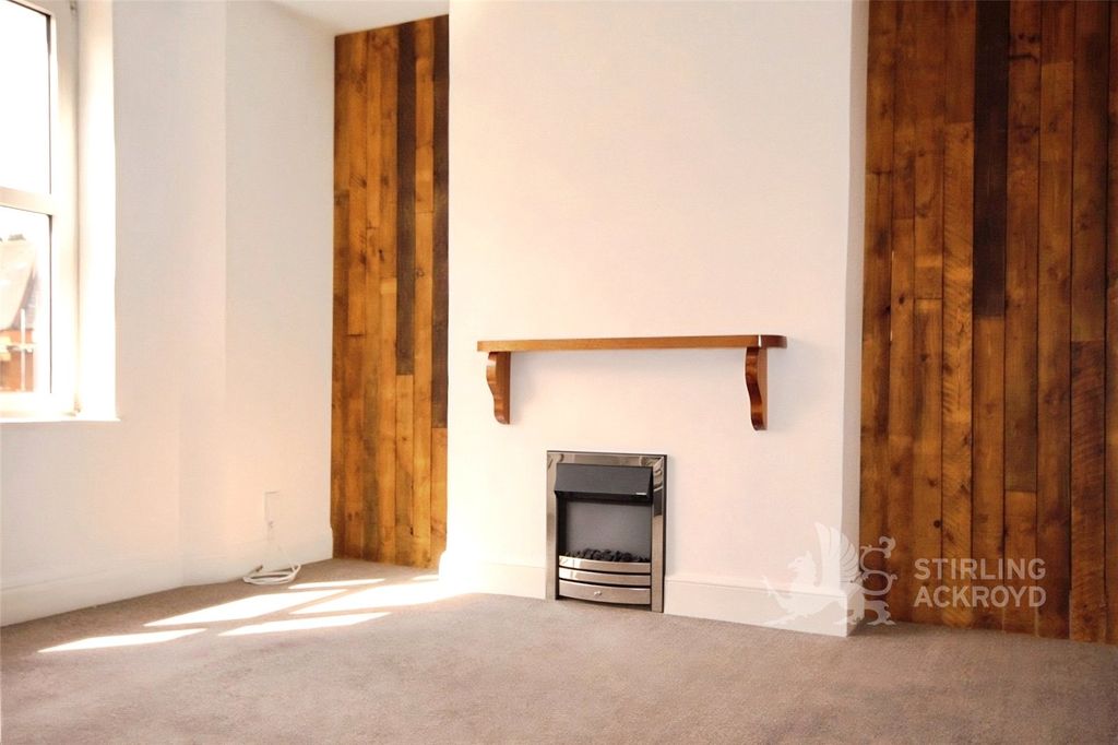 Property photo 2 of 6 Living Room