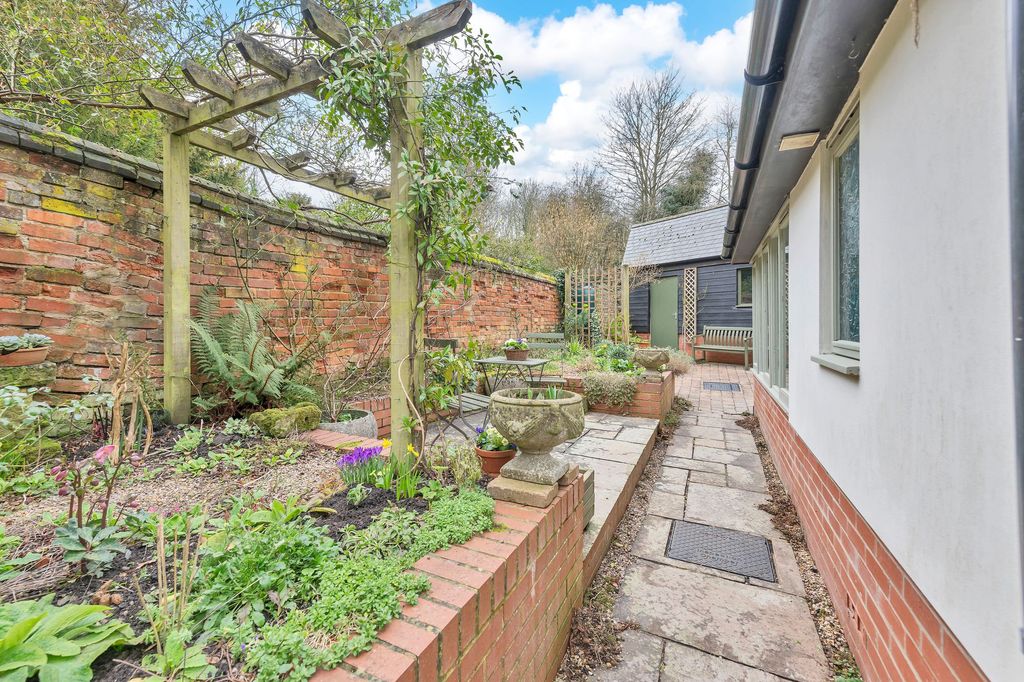 Property photo 2 of 18