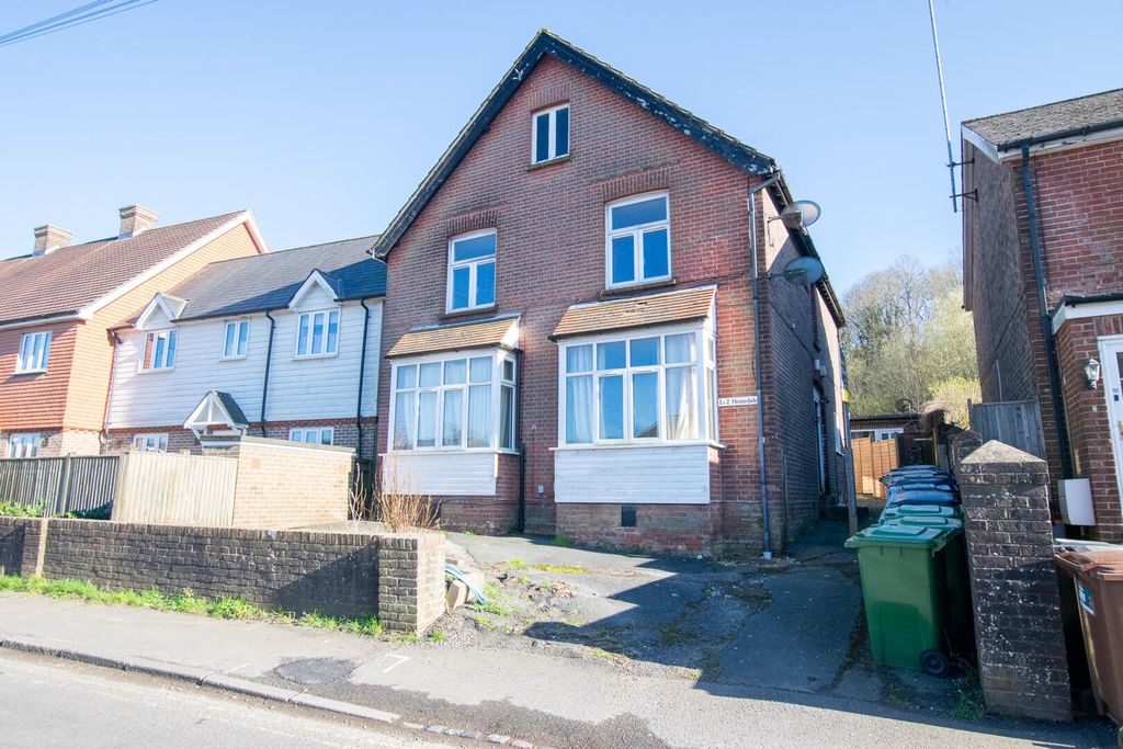 Property photo 1 of 8 Front (Exterior)