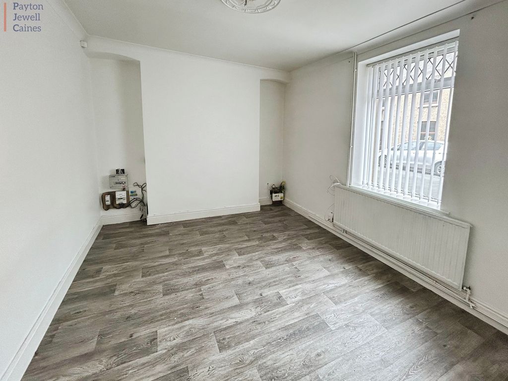 Property photo 2 of 9 Not Specified