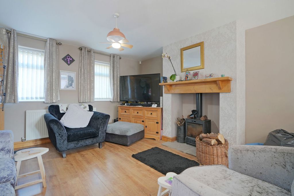 Property photo 3 of 13