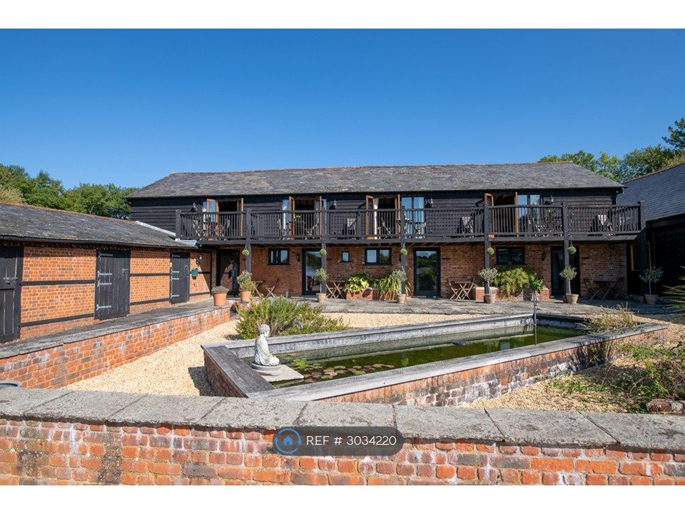 Property photo 1 of 15 Communal Courtyard