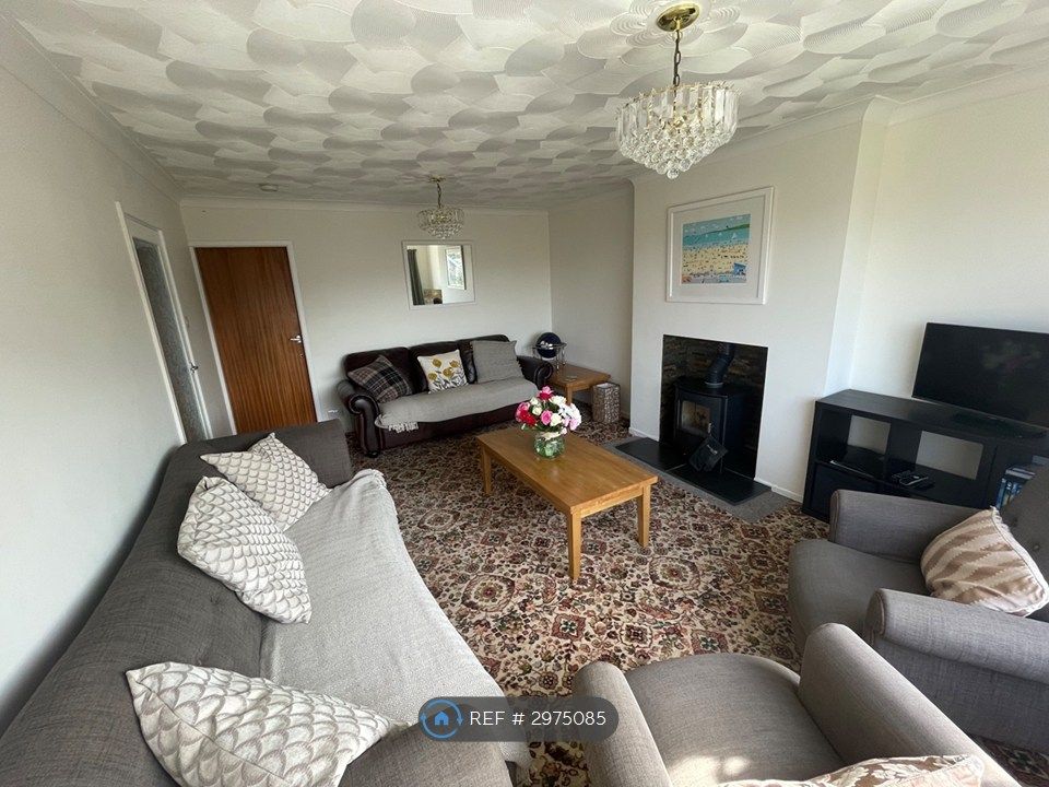 Property photo 2 of 12 Lounge 1