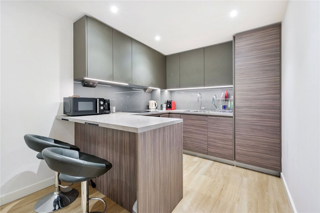 Property photo 1 of 13 Capri House