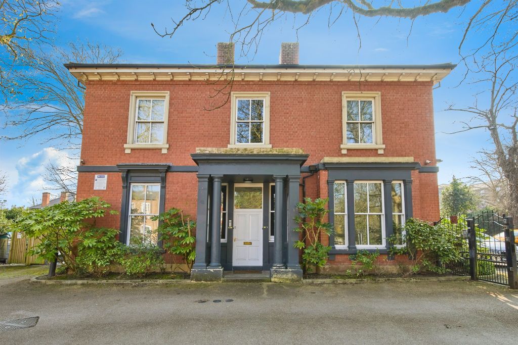 Property photo 1 of 17