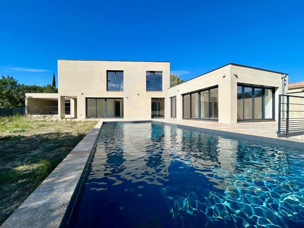 Property photo 1 of 14 Main Exterior View