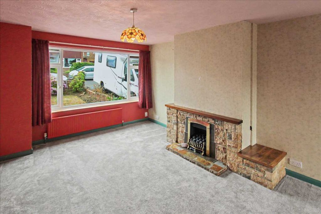 Property photo 3 of 26 Lounge