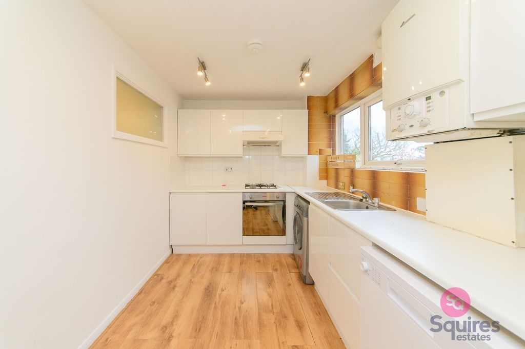 Property photo 2 of 28