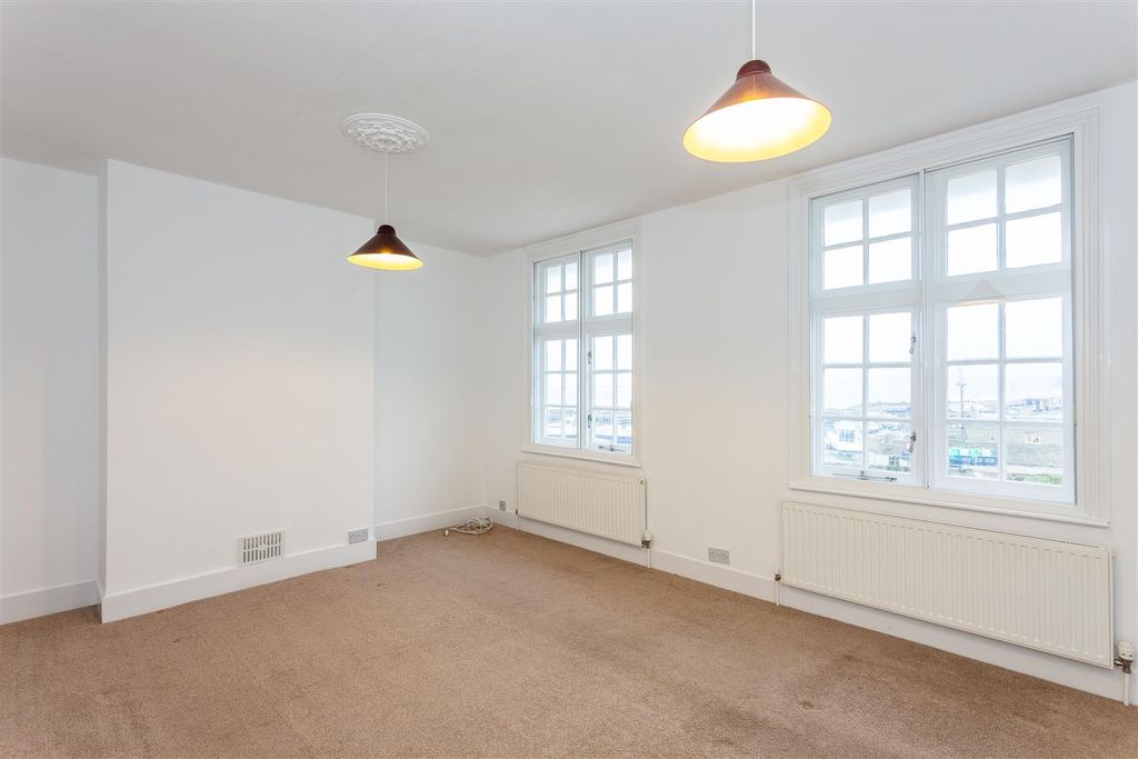 Property photo 2 of 13 Living Room2.Jpg