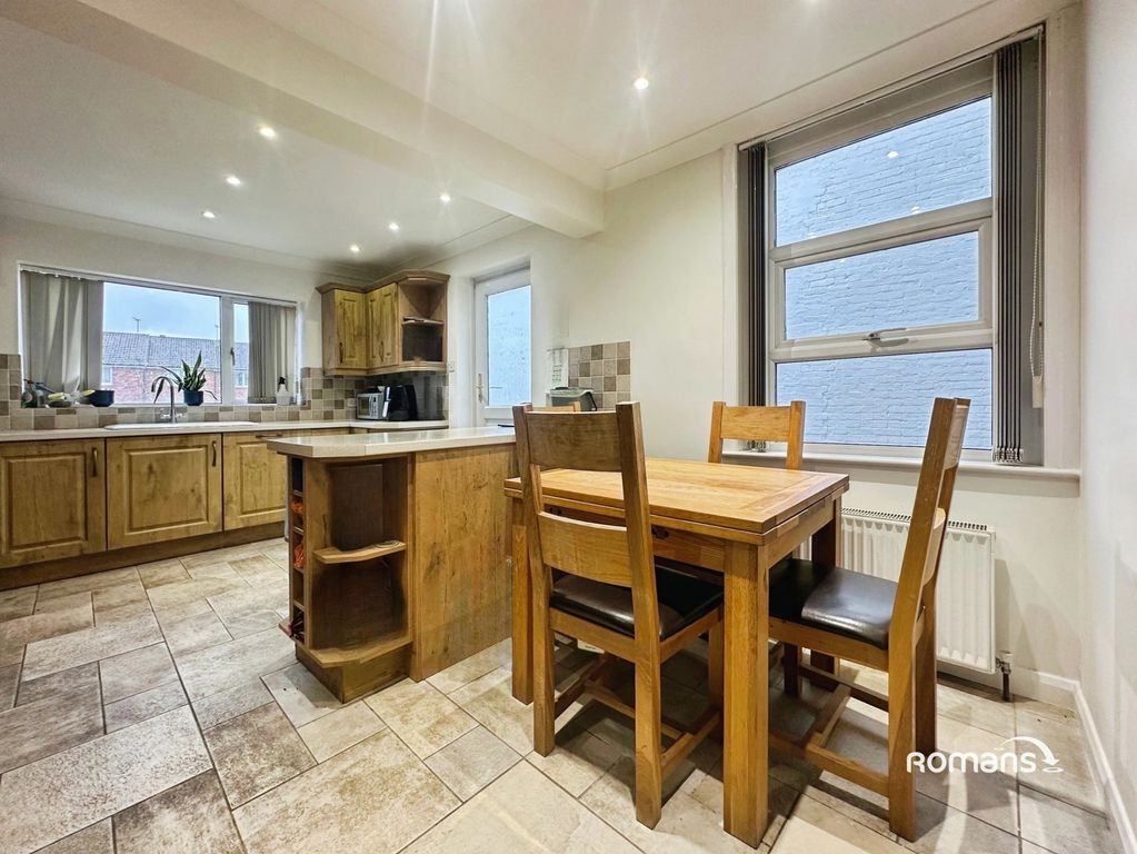 Property photo 3 of 14 Pbox-Img.Jpg