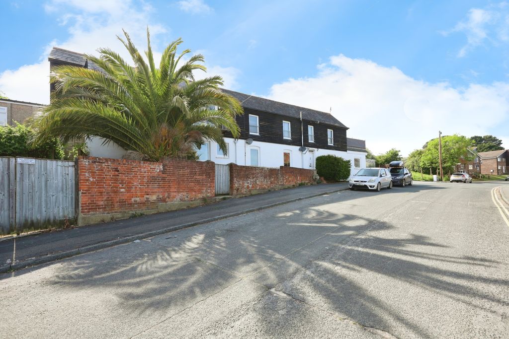 Property photo 1 of 10 1
