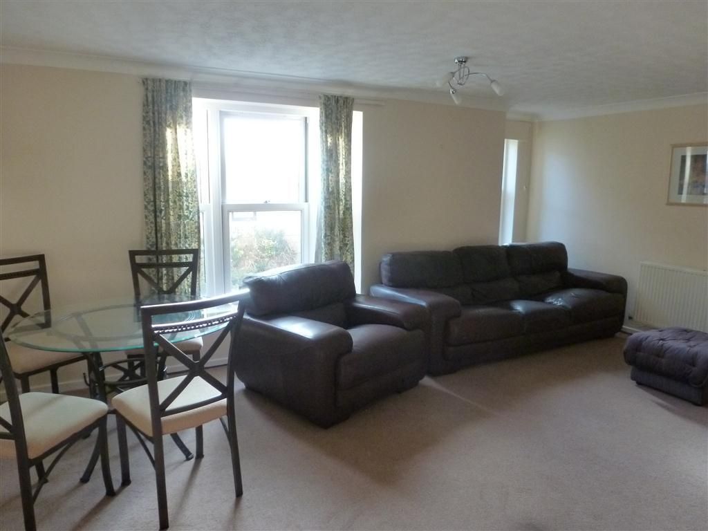 Property photo 2 of 7 Living Room
