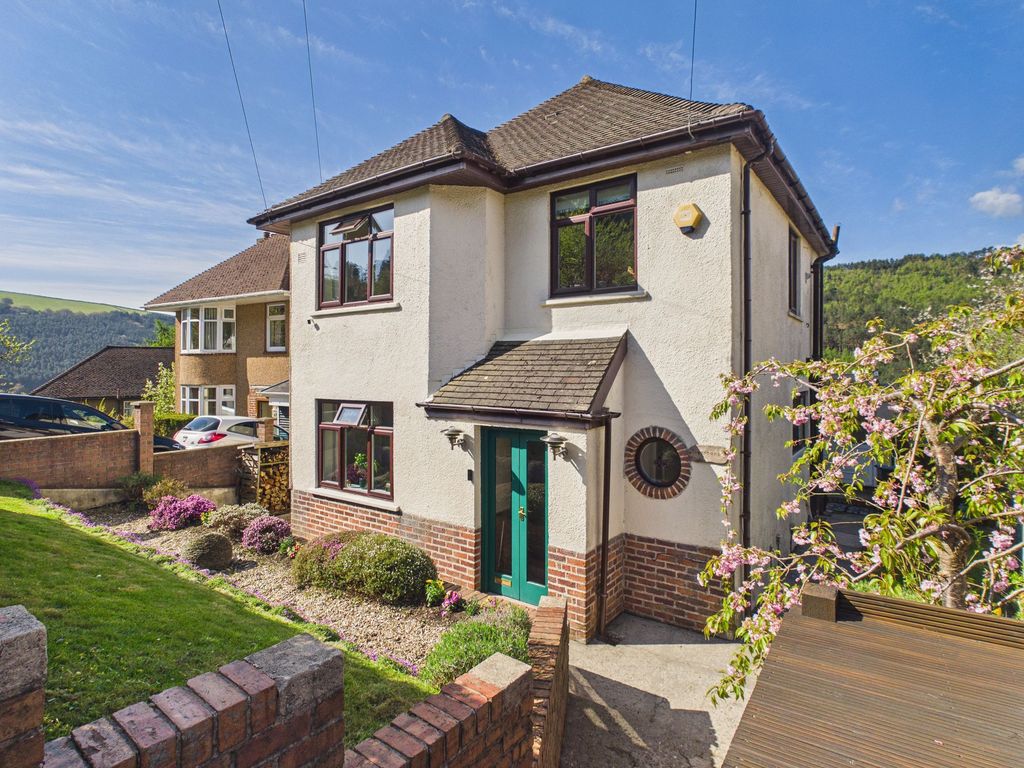 Property photo 1 of 37