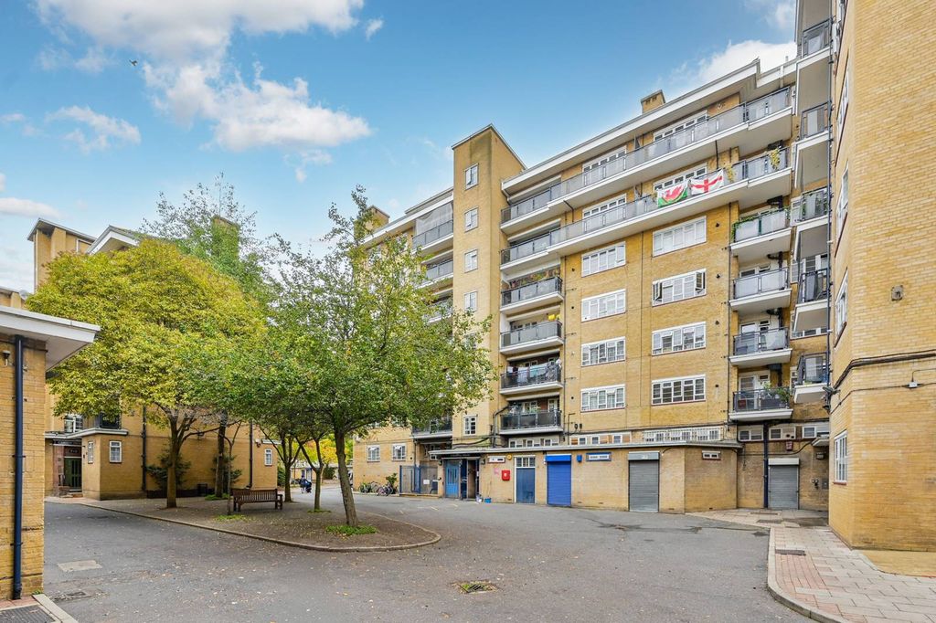 Property photo 2 of 18