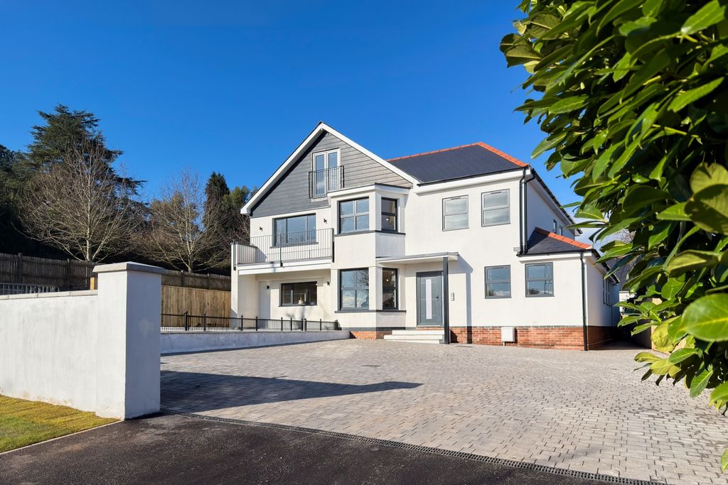 Property photo 1 of 35 Exterior