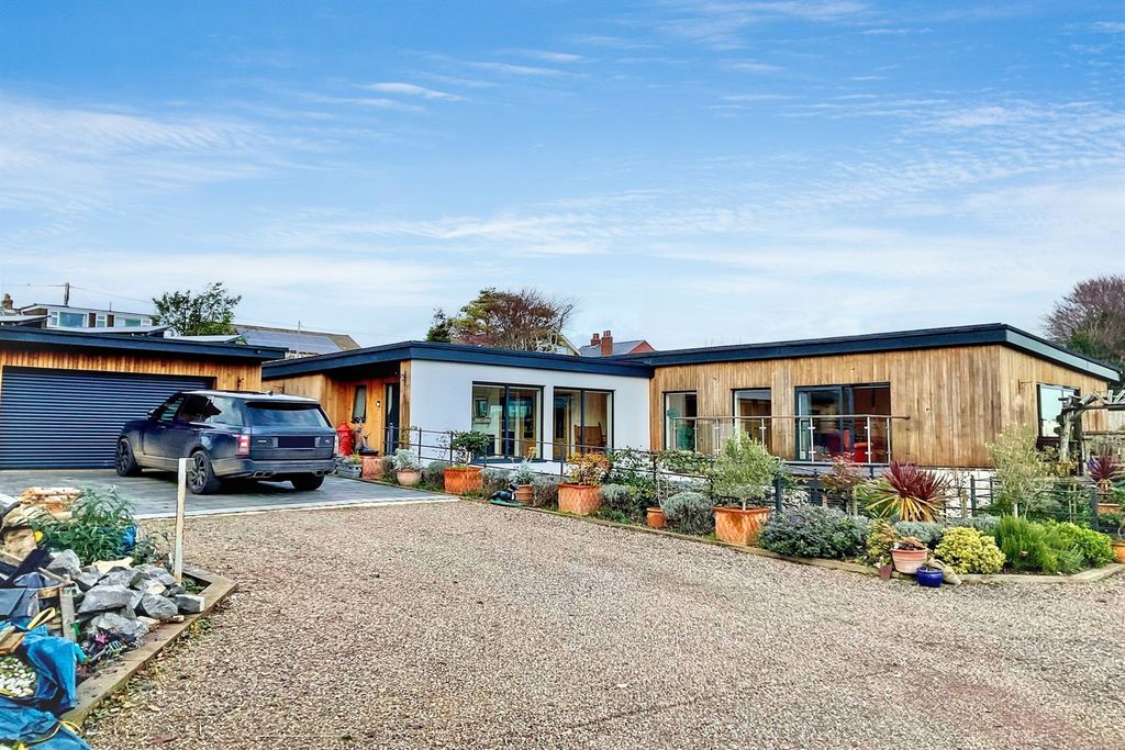 Property photo 1 of 58 (Main)