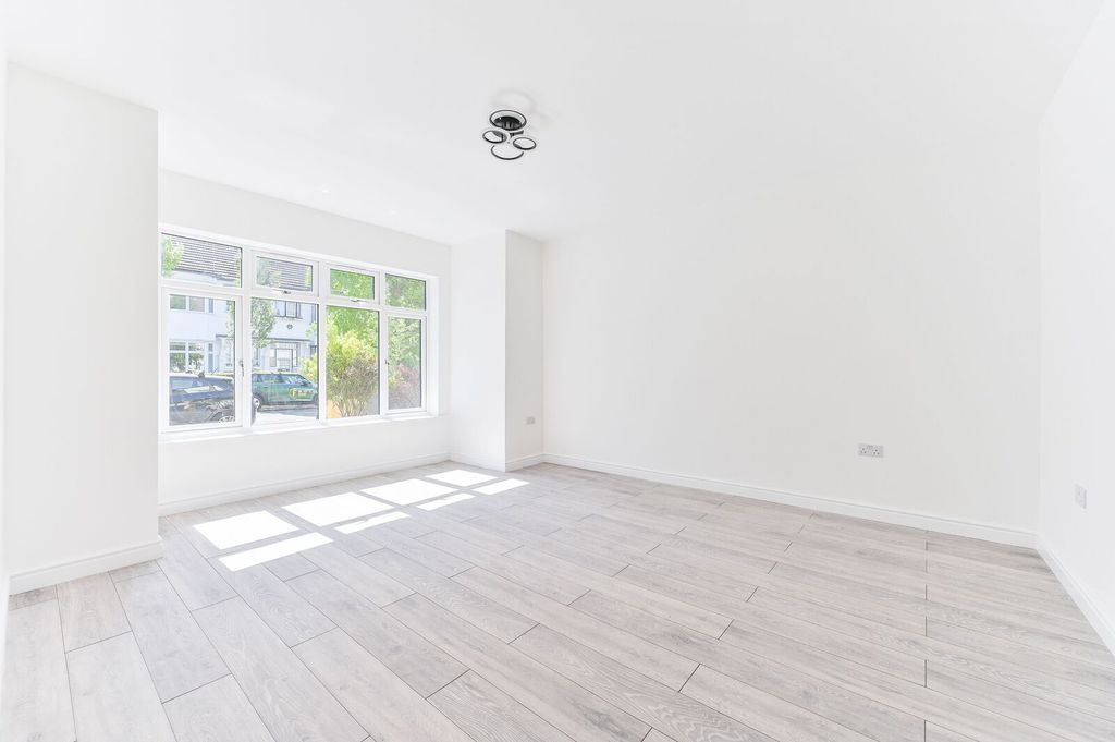 Property photo 1 of 25