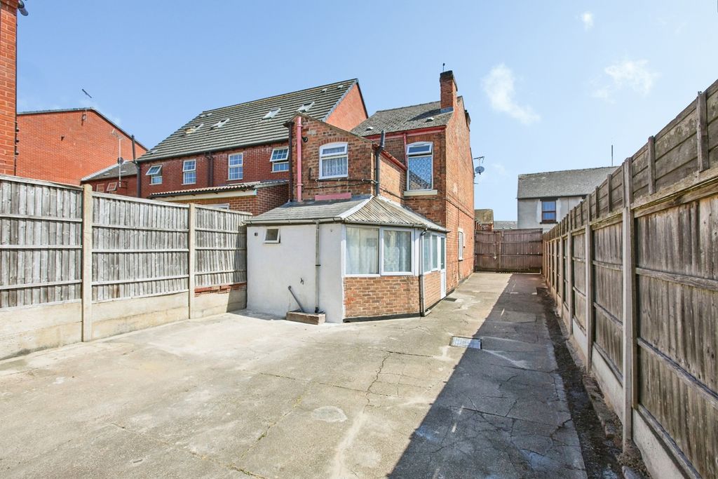 Property photo 3 of 16 Outside